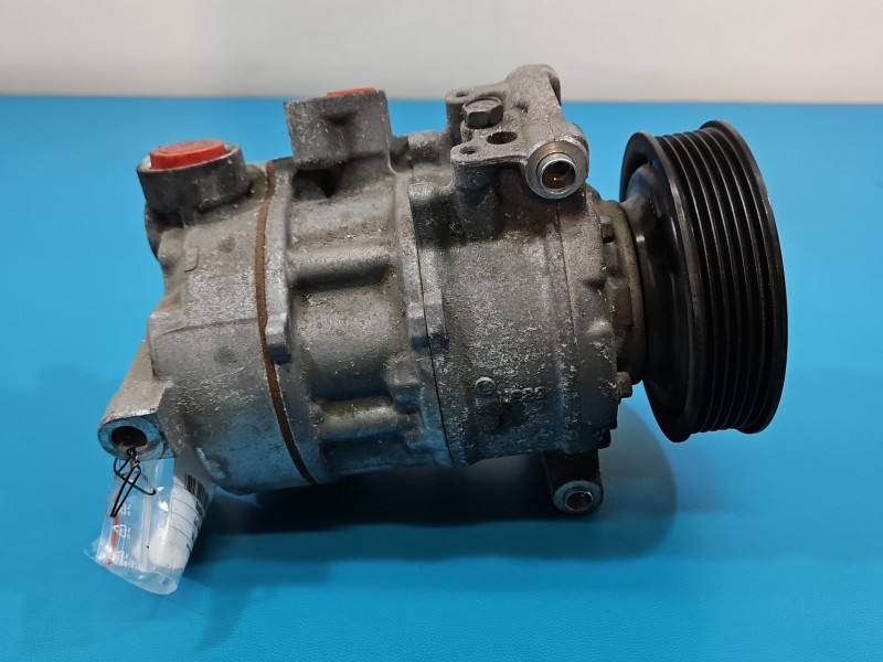 Компресор кондиціонера Audi A4 B9 8W5816803 — фото деталі 3