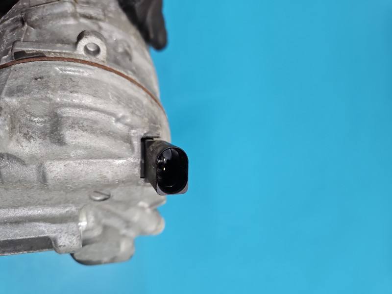Компресор кондиціонера Audi A4 B9 8W5816803 — фото деталі 8