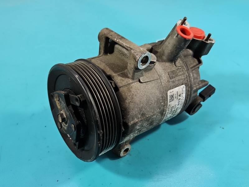Компресор кондиціонера Volkswagen Passat B7 5K0820803A
