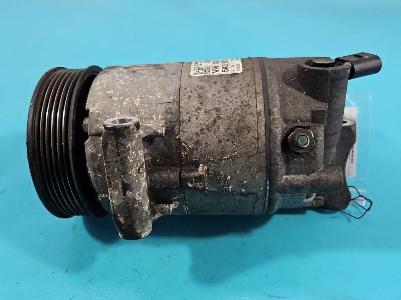Компресор кондиціонера Volkswagen Passat B7 5K0820803A — фото деталі 5