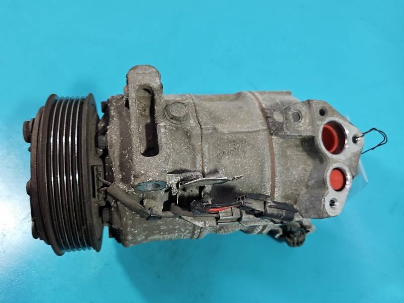 Компресор кондиціонера Renault Megane 4 926002410R — фото деталі 2