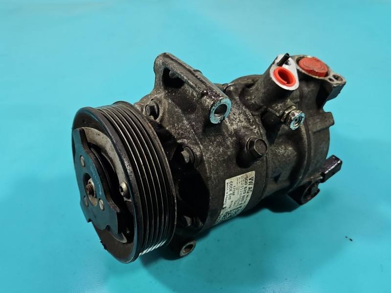 Компресор кондиціонера Skoda Fabia 3 5Q0820803G