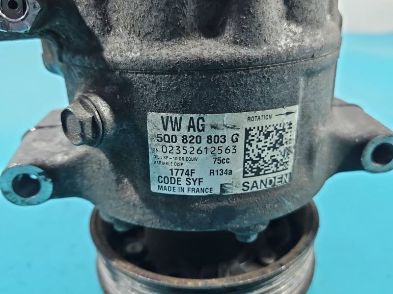 Компресор кондиціонера Skoda Fabia 3 5Q0820803G — фото деталі 8
