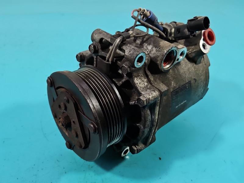 Компресор кондиціонера Citroen C-Crosser 7813A091
