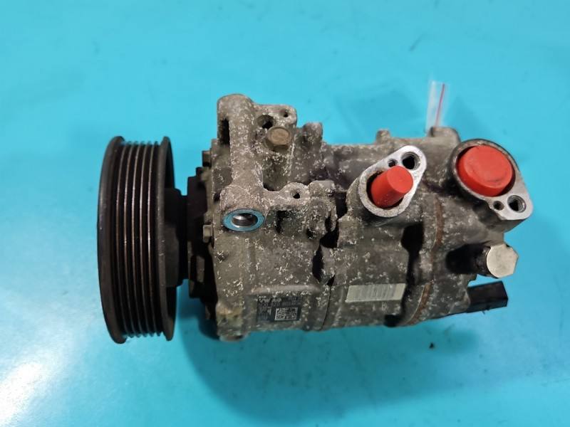 Компресор кондиціонера Volkswagen Golf 7 5Q0820803 — фото деталі 2