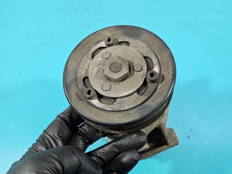 Компресор кондиціонера Volkswagen Golf 7 5Q0820803 — фото деталі 6