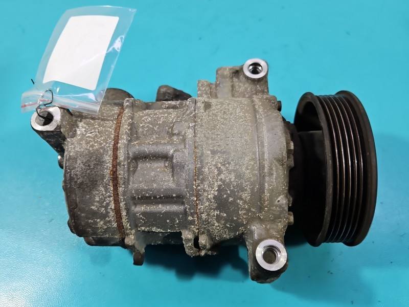 Компресор кондиціонера Volkswagen Golf 7 5Q0820803 — фото деталі 7
