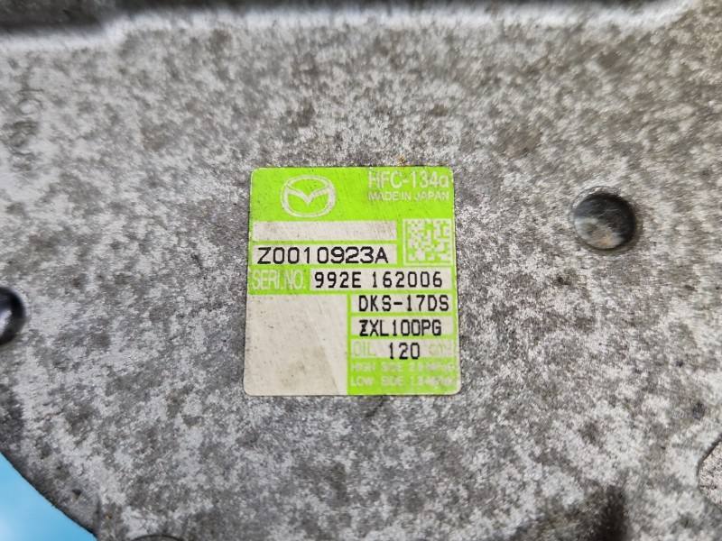 Компресор кондиціонера Mazda 6 Z0010923A — фото деталі 5