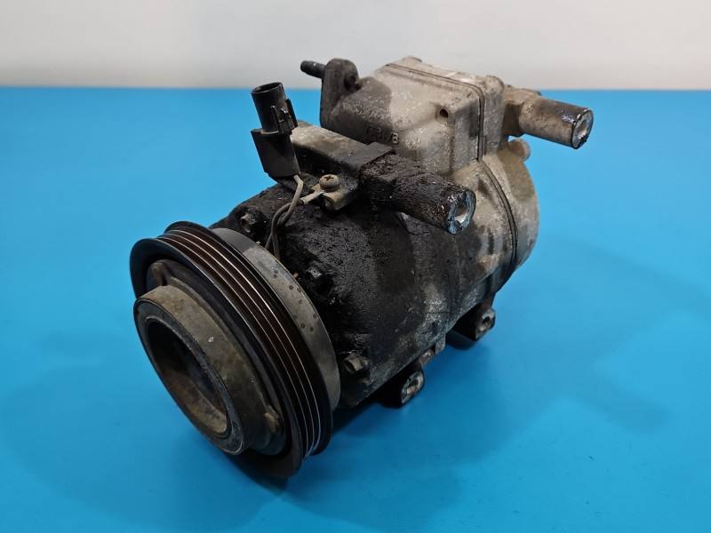 Компрессор кондиционера Hyundai Matrix F500-DE4AA-01