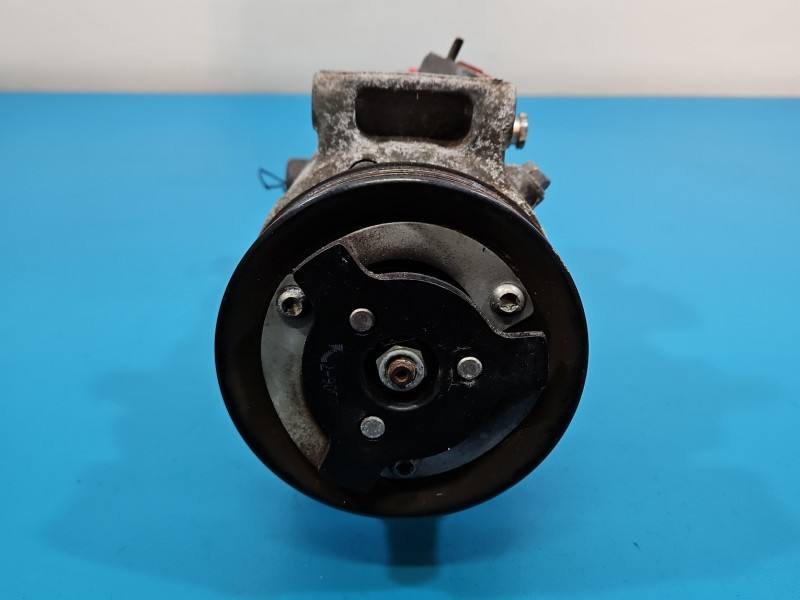 Компресор кондиціонера Volkswagen Passat B8 5Q0820803G — фото деталі 2