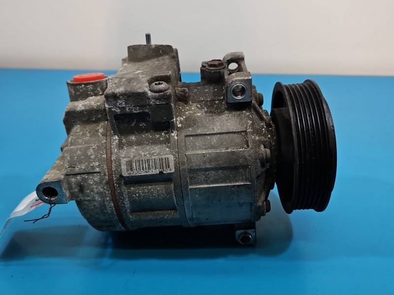 Компресор кондиціонера Volkswagen Touran 5K0820803B — фото деталі 3