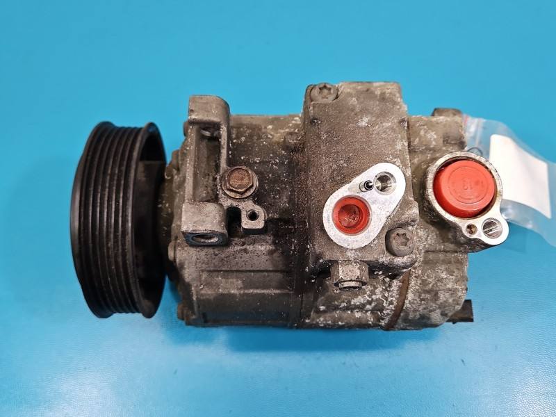 Компресор кондиціонера Volkswagen Touran 5K0820803B — фото деталі 7