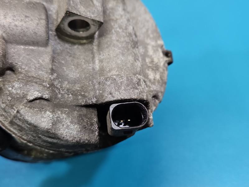 Компресор кондиціонера Volkswagen Touran 5K0820803B — фото деталі 8