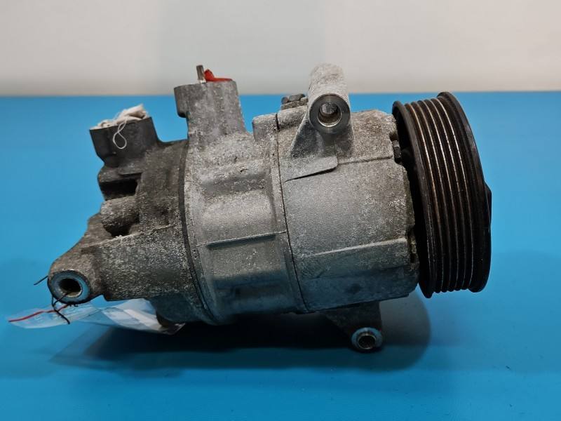 Компресор кондиціонера Skoda Fabia 3 5Q0816803L — фото деталі 3