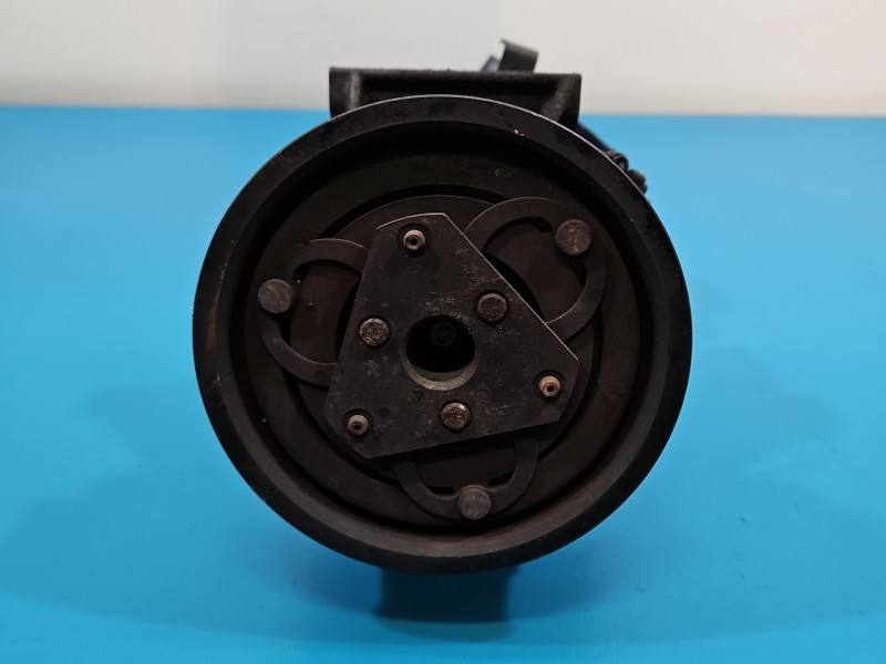 Компресор кондиціонера Nissan Juke 92600-3VD0A — фото деталі 2