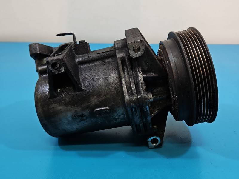 Компресор кондиціонера Nissan Juke 92600-3VD0A — фото деталі 3