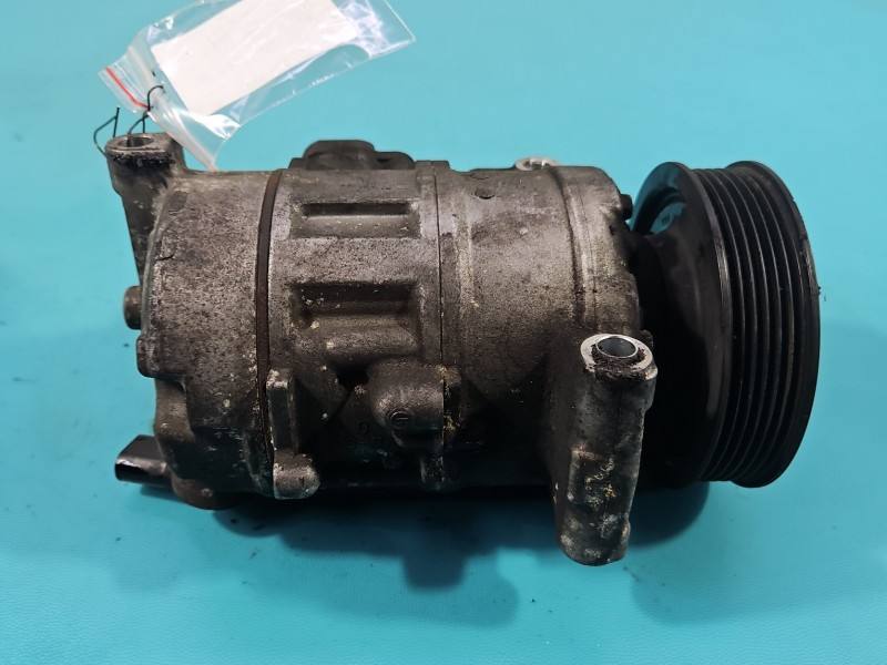 Компрессор кондиционера Volkswagen Scirocco 1K0820808A — фото детали 8
