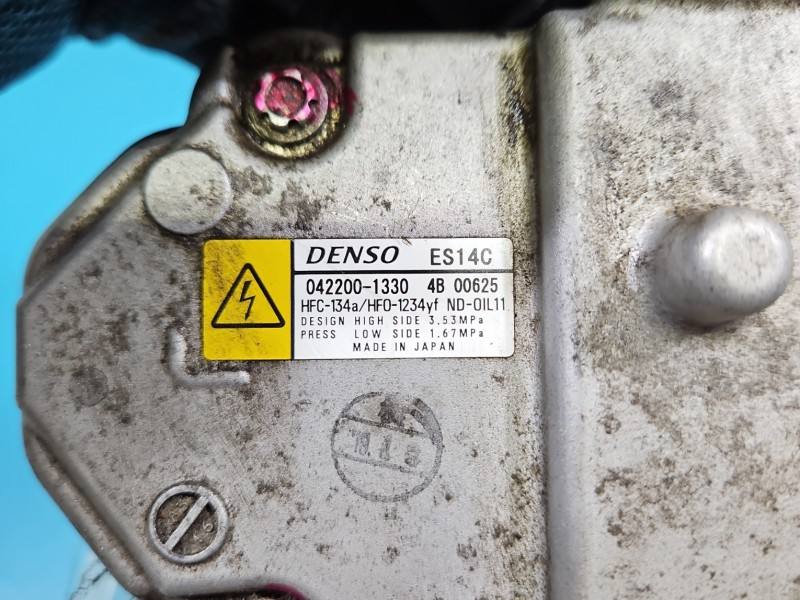 Компрессор кондиционера Toyota Auris 042200-1330 — фото детали 3