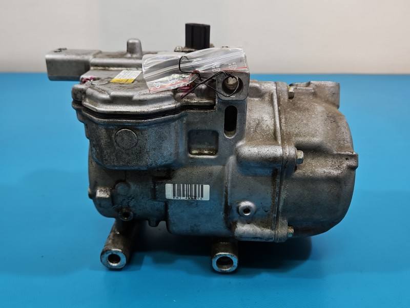 Компрессор кондиционера Toyota Auris 042200-1330 — фото детали 5