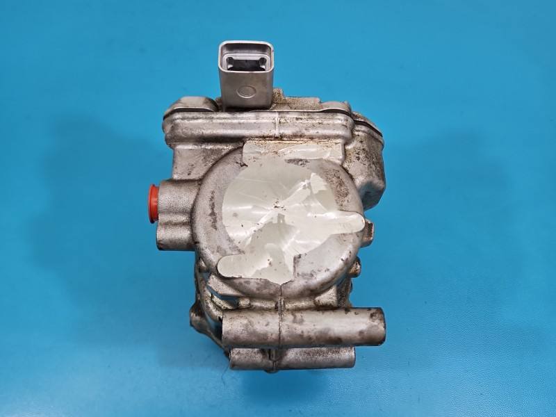 Компрессор кондиционера Toyota Auris 042200-1330 — фото детали 6