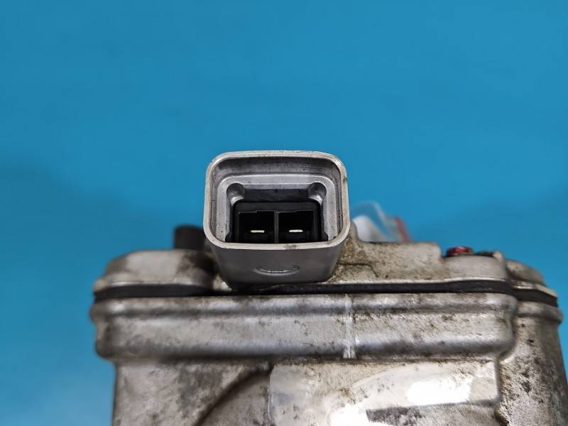 Компрессор кондиционера Toyota Auris 042200-1330 — фото детали 7
