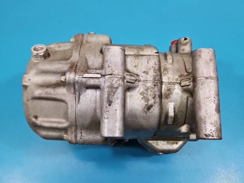 Компрессор кондиционера Toyota Auris 042200-1330 — фото детали 10