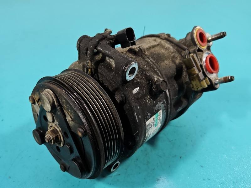 Компрессор кондиционера Ford Focus CV61-19D629-EA