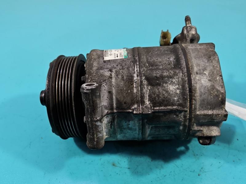 Компрессор кондиционера Ford Focus CV61-19D629-EA — фото детали 4