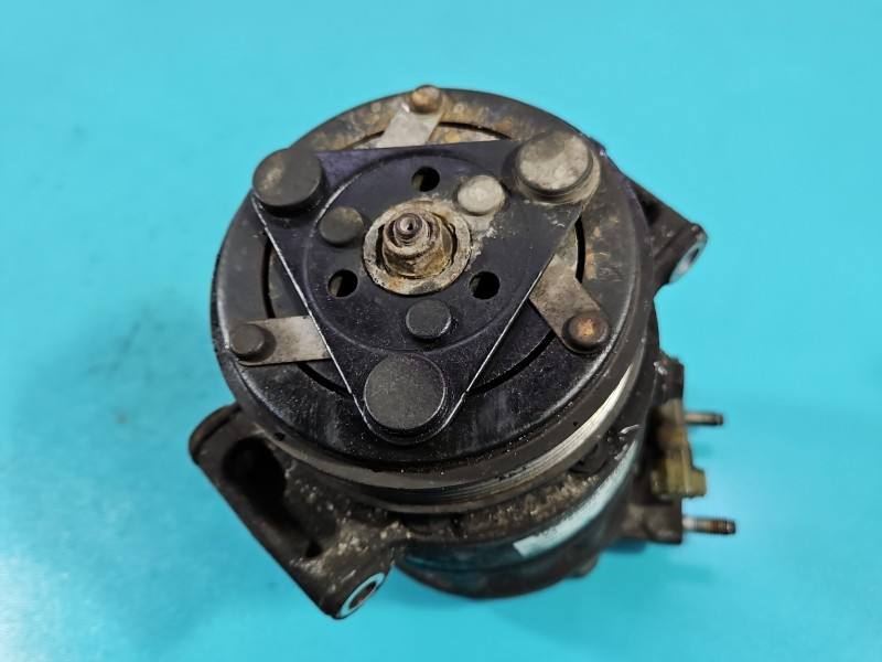 Компрессор кондиционера Ford Focus CV61-19D629-EA — фото детали 6