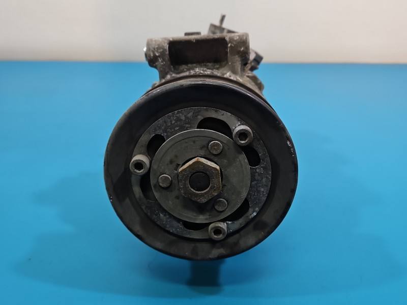 Компресор кондиціонера Volkswagen Golf 7 5Q0816803 — фото деталі 2