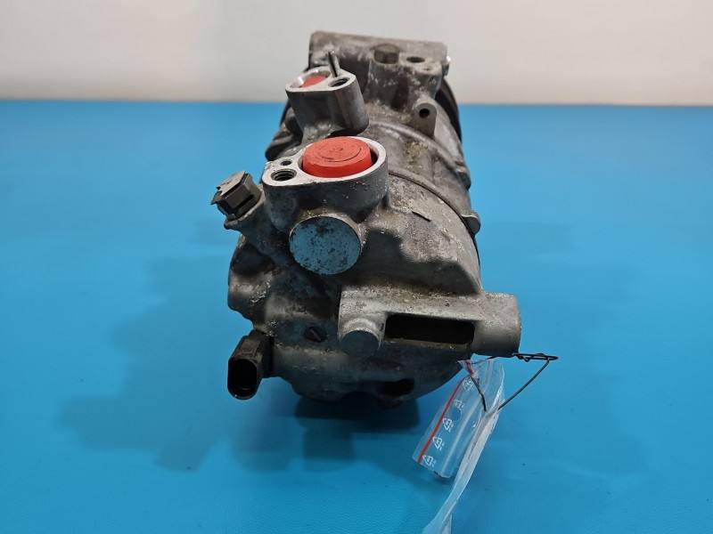 Компресор кондиціонера Volkswagen Golf 7 5Q0816803 — фото деталі 4