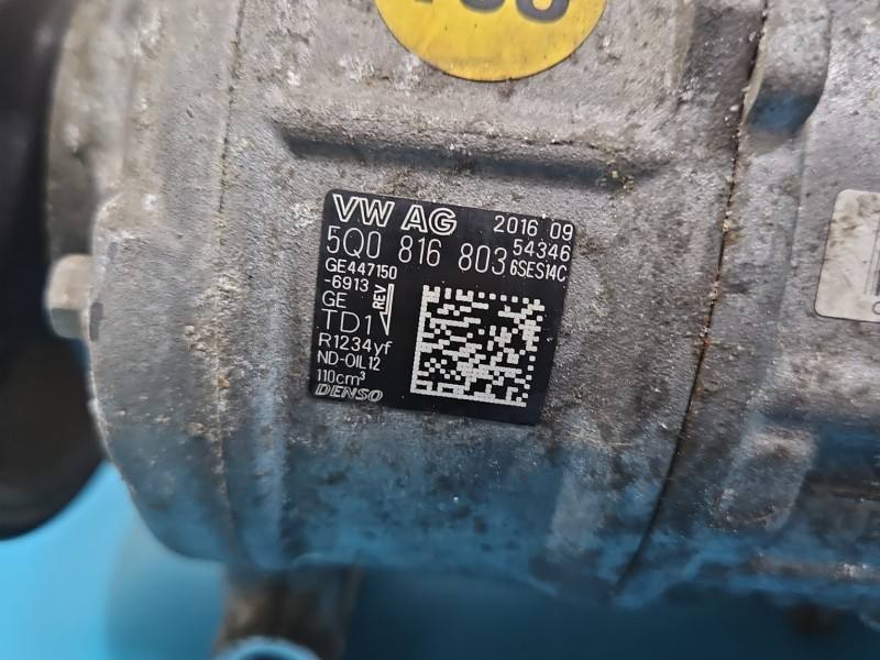 Компресор кондиціонера Volkswagen Golf 7 5Q0816803 — фото деталі 7