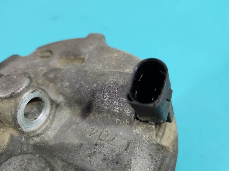 Компресор кондиціонера Volkswagen Golf 5 1K0820803P — фото деталі 12