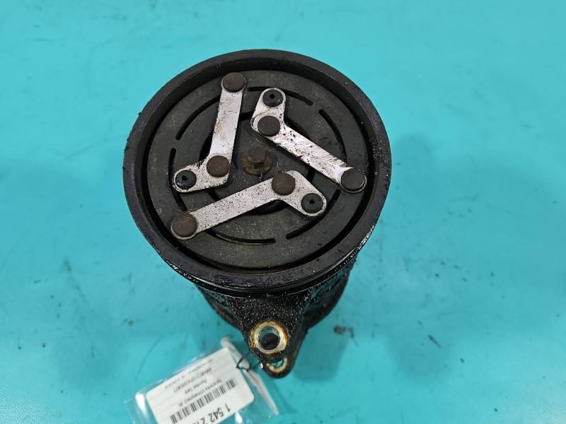Компресор кондиціонера Hyundai Getz 97701-1CXXX — фото деталі 7