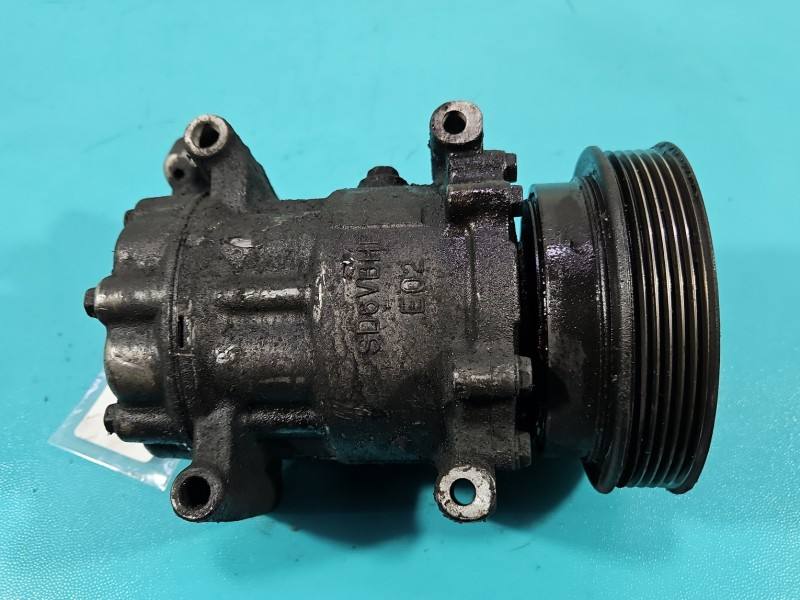Компрессор кондиционера Nissan Micra 8200220924 — фото детали 6