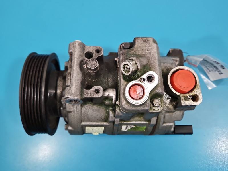 Компресор кондиціонера Volkswagen Passat B7 1K0820808A — фото деталі 7