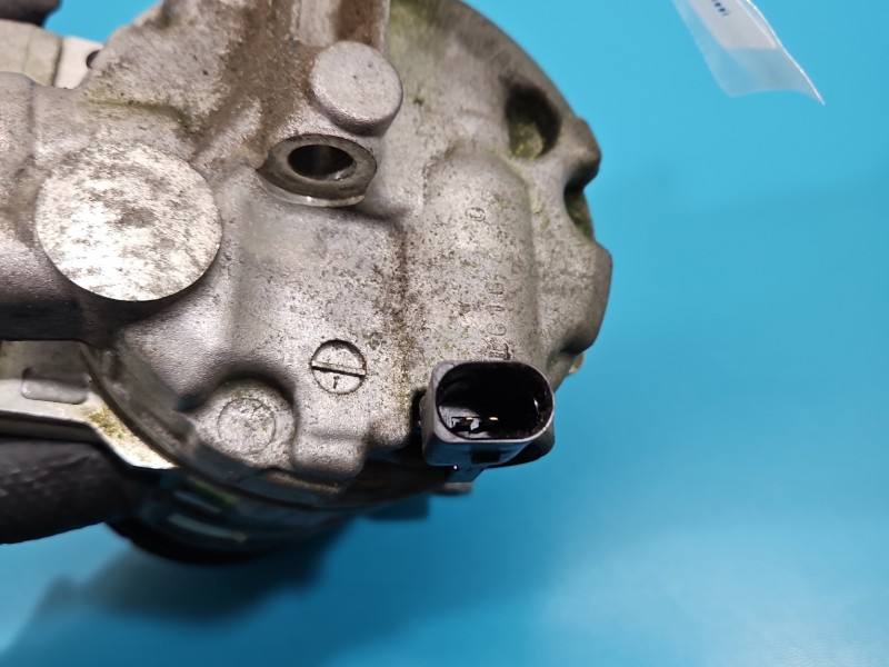 Компресор кондиціонера Volkswagen Passat B7 1K0820808A — фото деталі 8