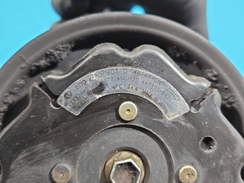 Компресор кондиціонера Seat Ibiza 6Q0820803D — фото деталі 3