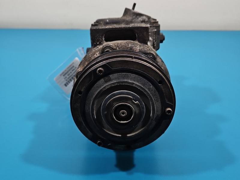 Компрессор кондиционера Volkswagen Passat B6 1K0820803Q — фото детали 2