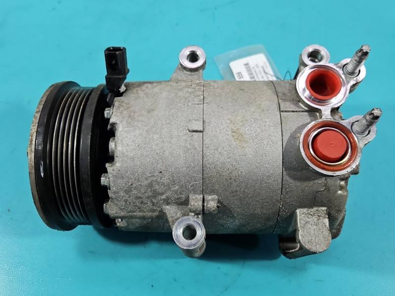 Компресор кондиціонера Ford Focus AV61-19D629-CA — фото деталі 3
