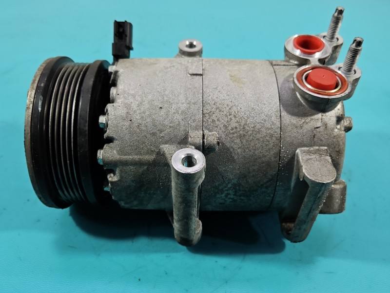 Компресор кондиціонера Ford Focus AV61-19D629-CA — фото деталі 4