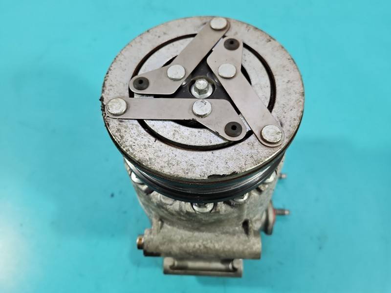 Компресор кондиціонера Ford Focus AV61-19D629-CA — фото деталі 5