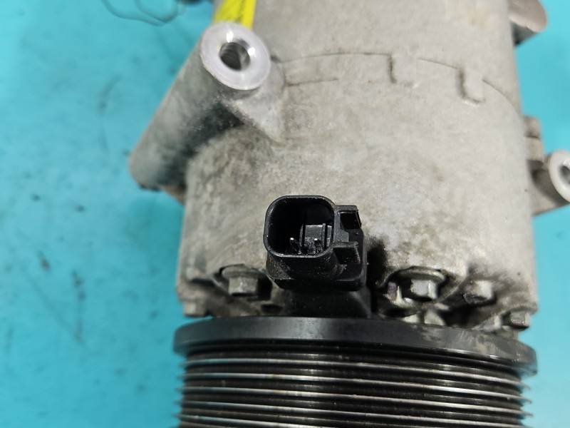 Компресор кондиціонера Ford Focus AV61-19D629-CA — фото деталі 8