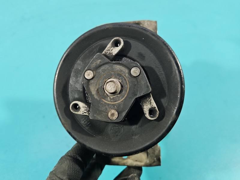 Компресор кондиціонера Volkswagen Passat B8 5Q0816803B — фото деталі 6