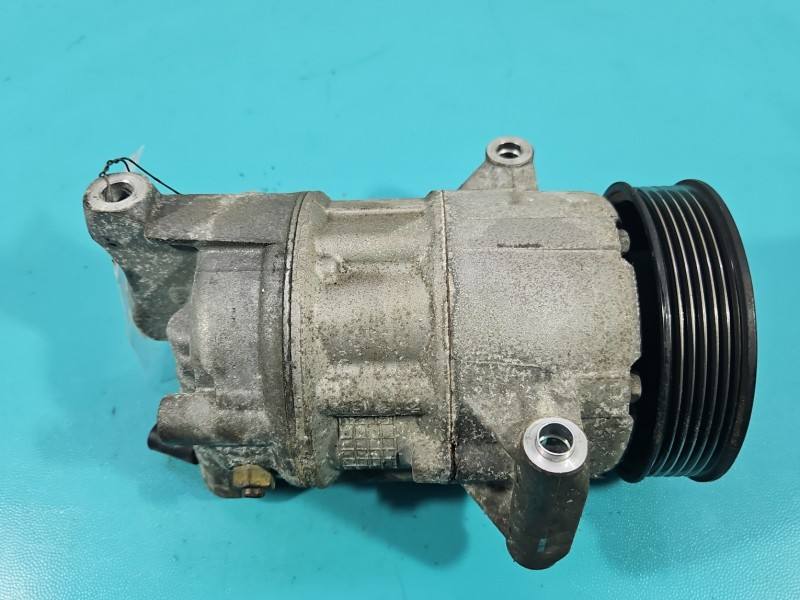 Компресор кондиціонера Volkswagen Passat B8 5Q0816803B — фото деталі 7