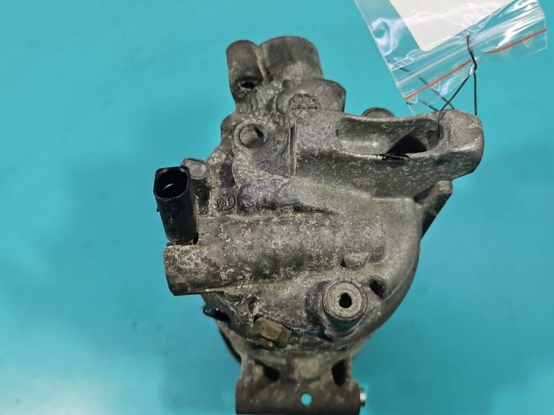 Компресор кондиціонера Volkswagen Passat B8 5Q0816803B — фото деталі 8