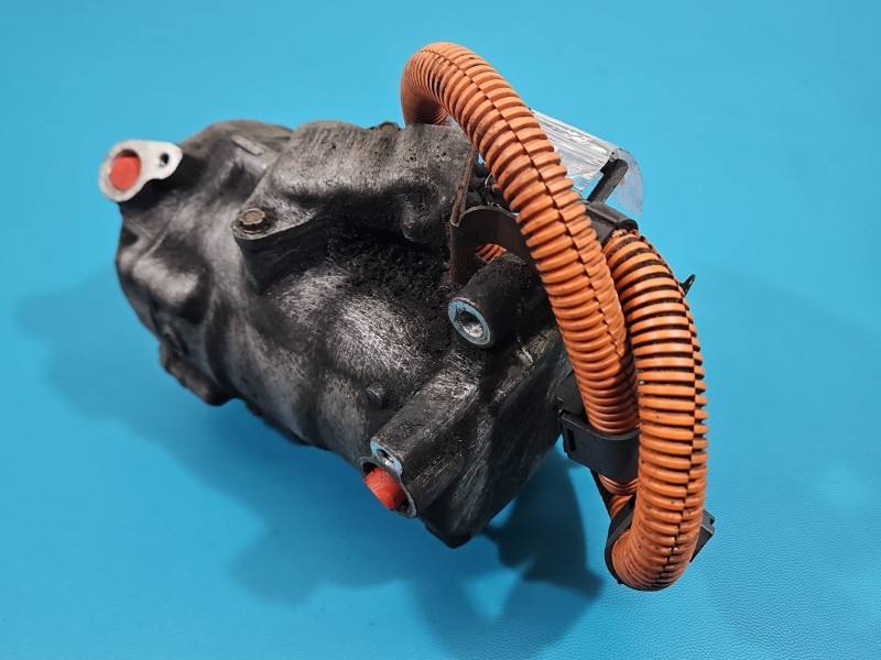 Компрессор кондиционера Toyota Prius 042000-0194