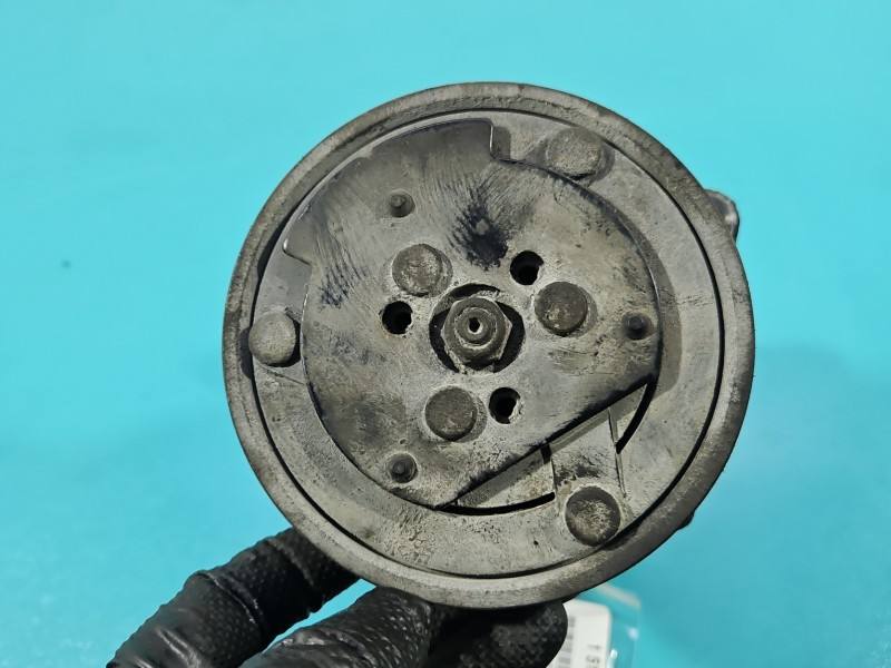 Компрессор кондиционера Volkswagen Sharan 7M0820803P — фото детали 5