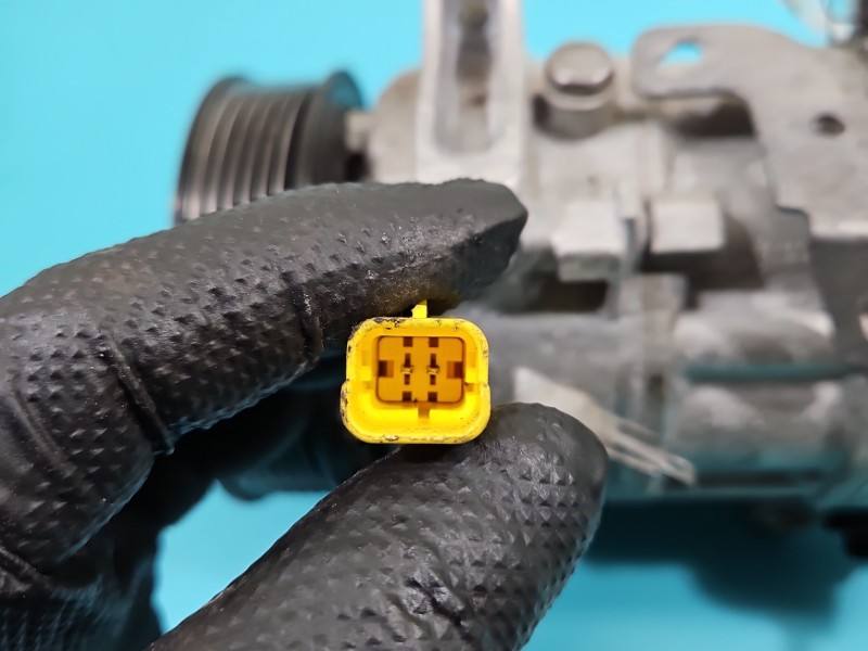 Компресор кондиціонера Opel Astra L 9833718980 — фото деталі 8