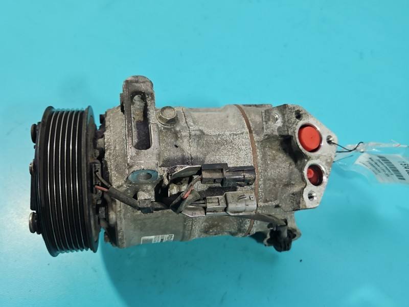 Компрессор кондиционера Renault Megane 4 926001268R — фото детали 2